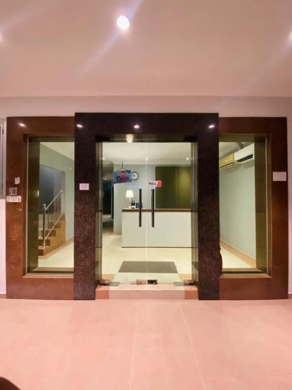 # Hotel - photo 9