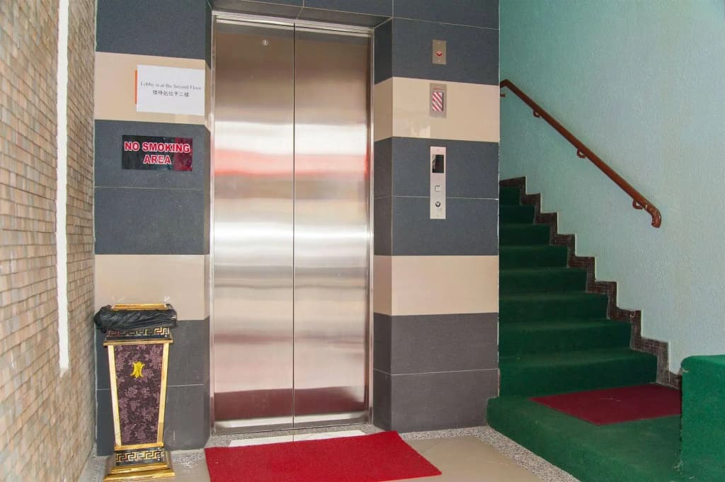 Lucky 11 Hotel - photo 15