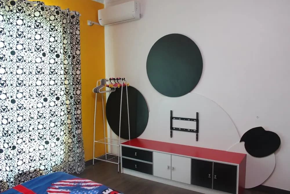 Mickey Mouse Signature Suite - photo 23