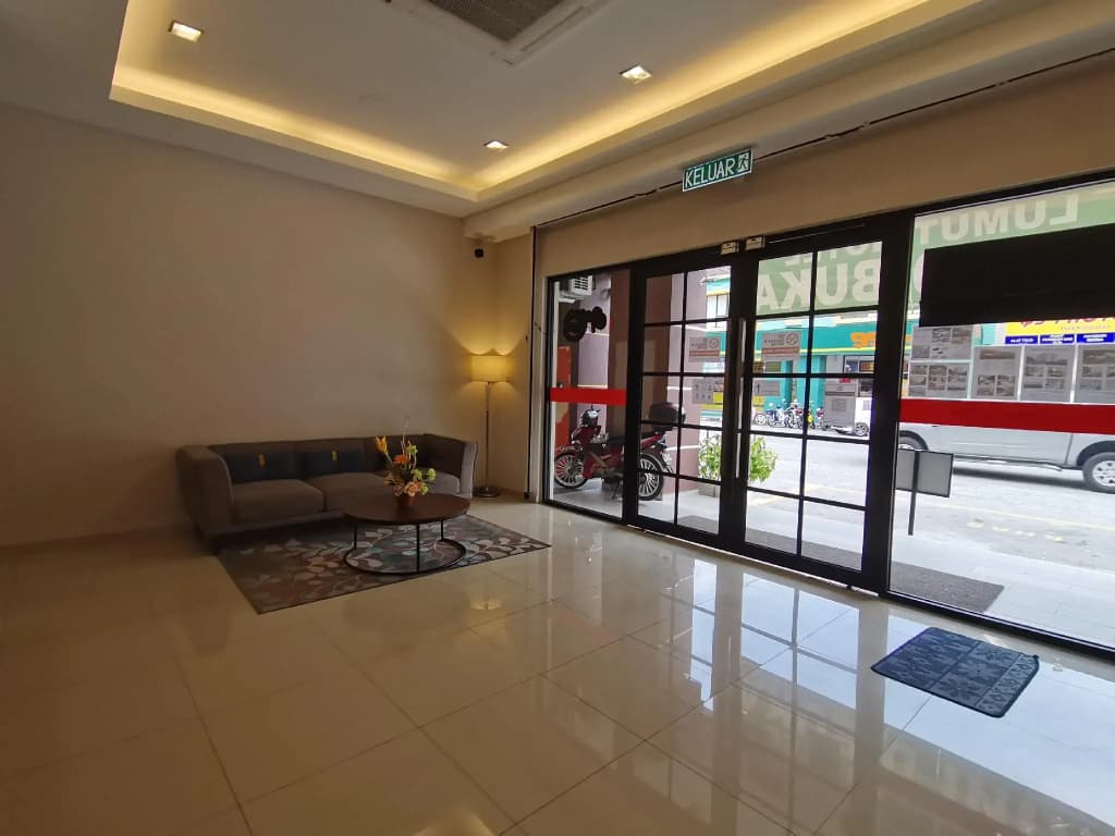 Lumut Hotel - photo 2