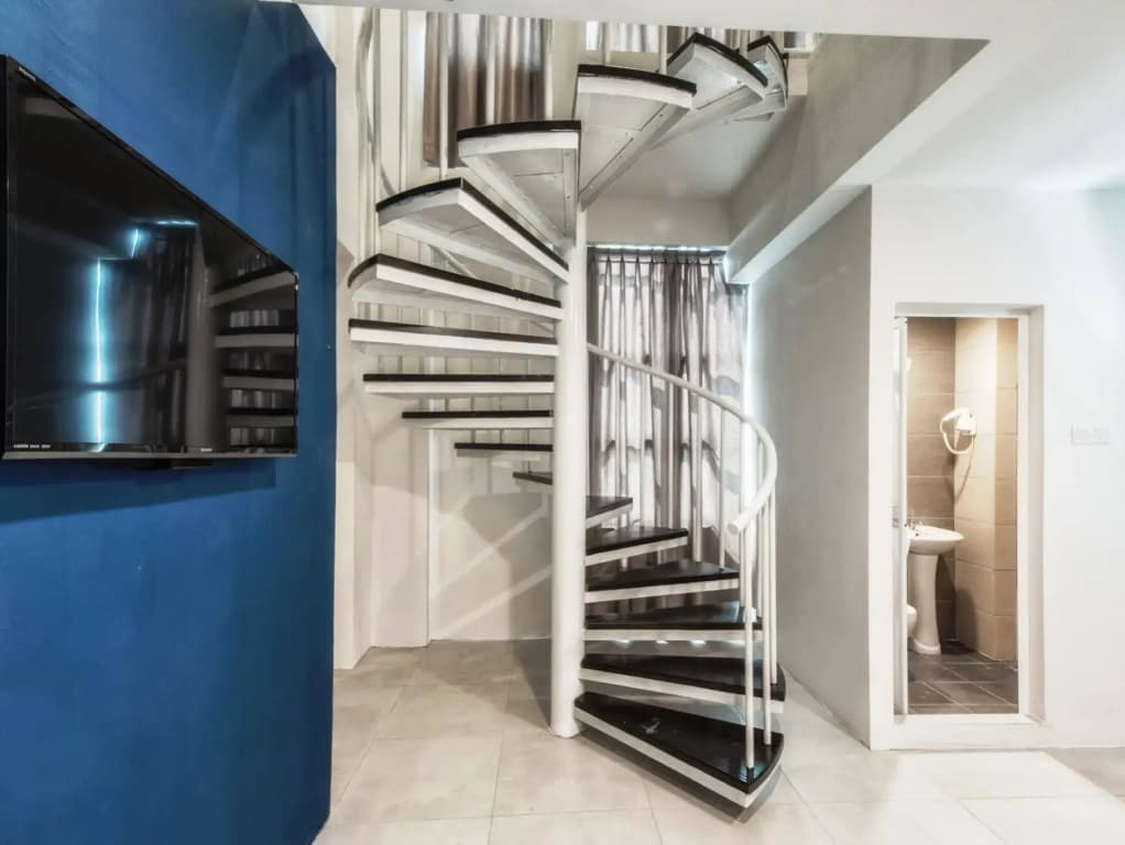 Econtel Queensbay - photo 11