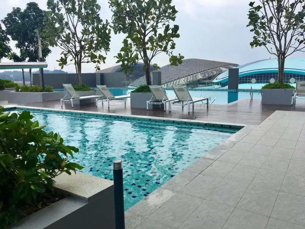Luxury Homestay at Emira Residence - photo 18