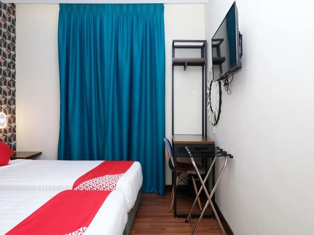 OYO 1139 W Hotel Cemerlang - photo 4