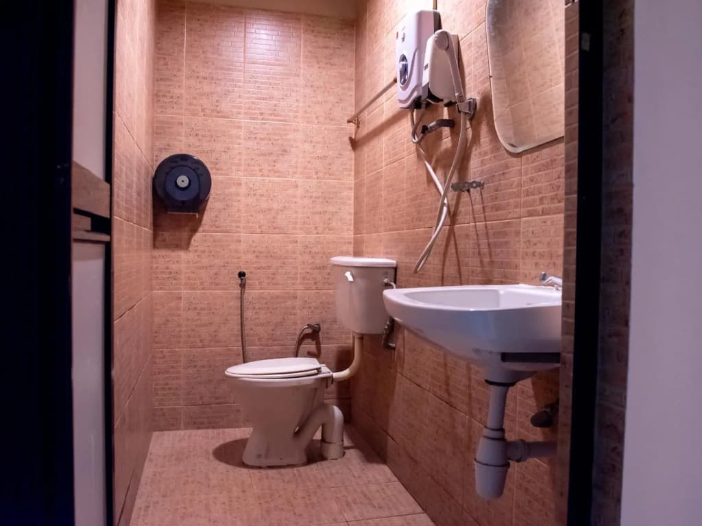 OYO 434 Marbella Hotel - photo 20