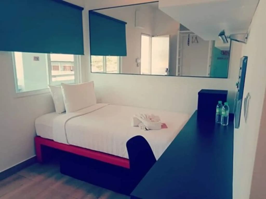 Tune Hotel KLIA Aeropolis - photo 4