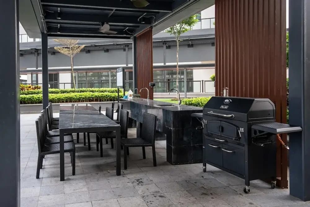 2BR R&F Phase2, CIQ R&F Mall, Free Parking - photo 25