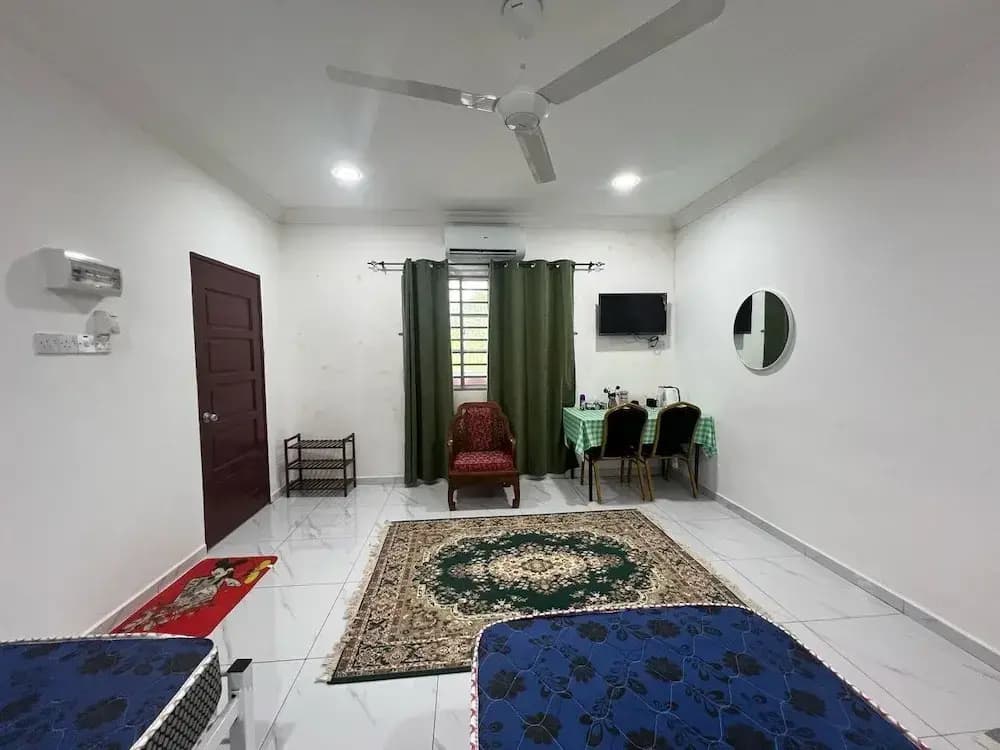 Capital O 91117 Noor Room Stay - photo 13