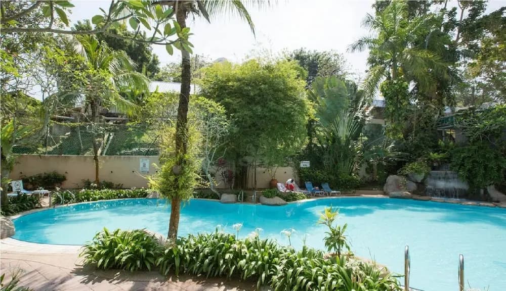 Expats Nook Beach Resort - photo 11