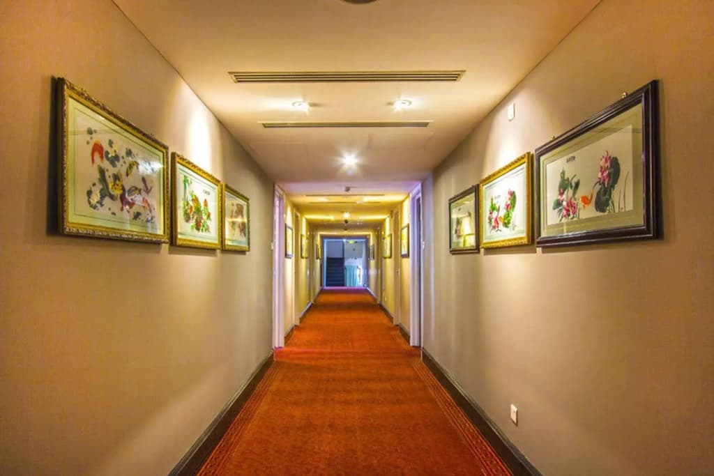 Red Rock Hotel - photo 12