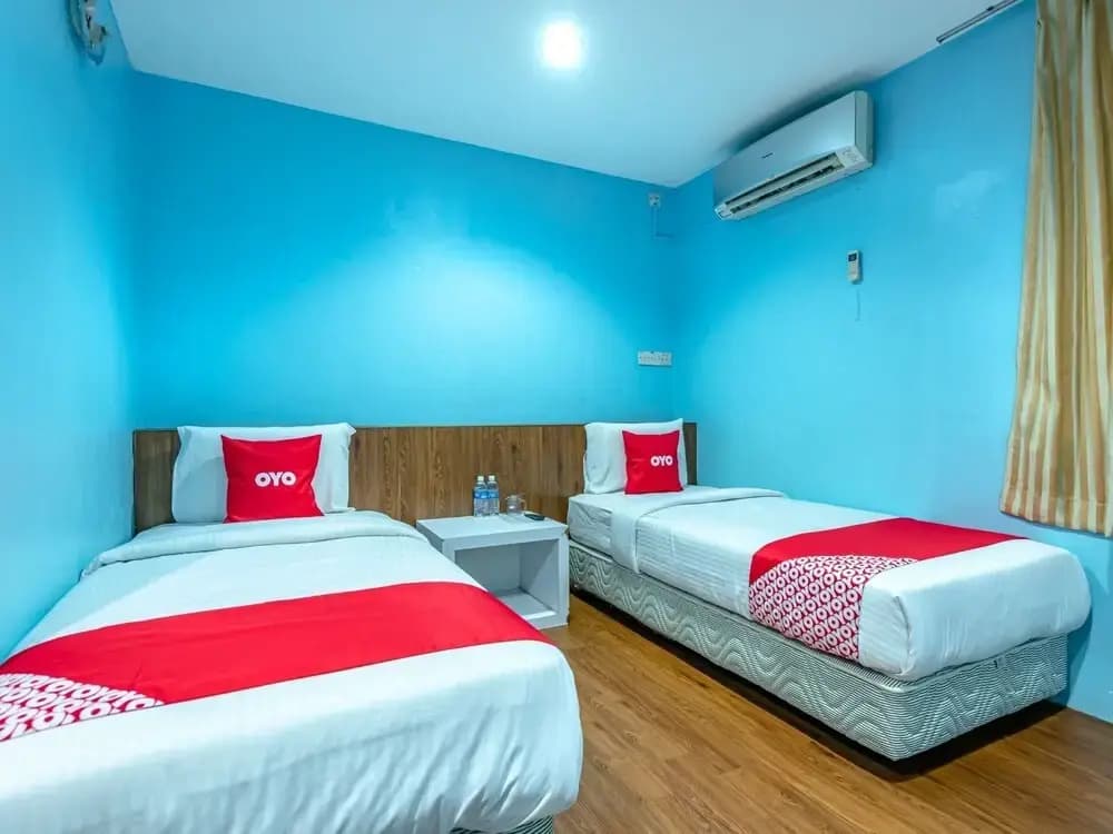 Mostyn Hotel by Oyo Rooms - photo 5