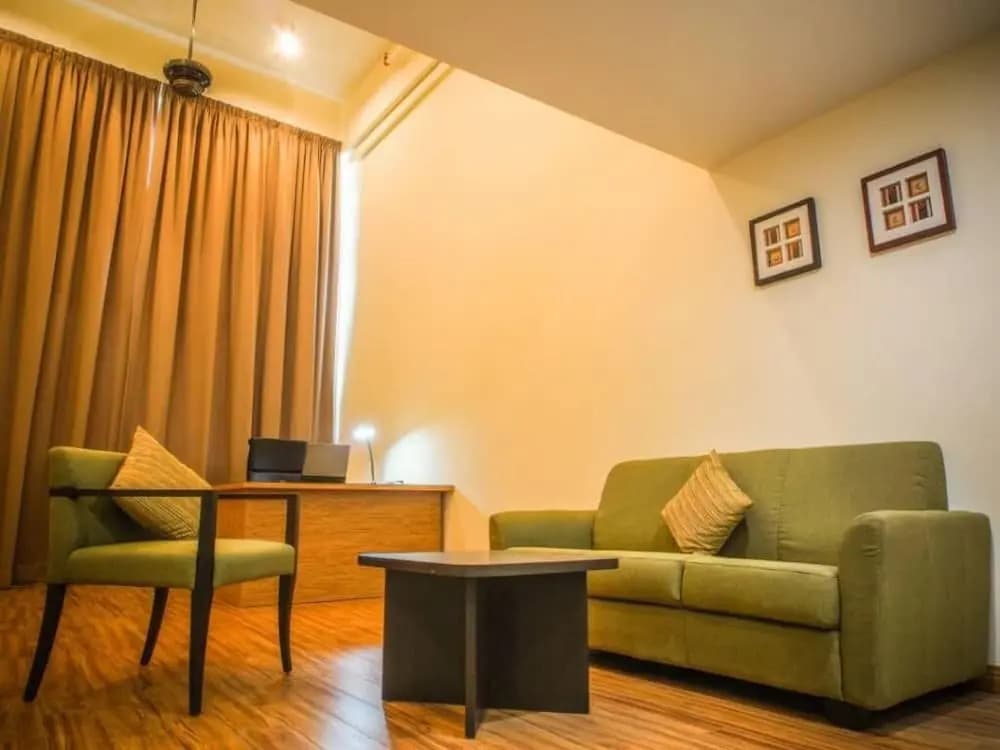 The CEO Executive Suites - photo 5