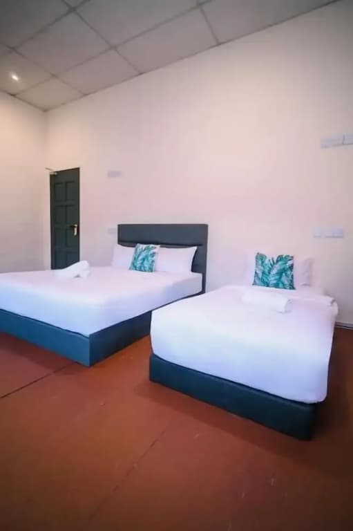 Swing & Pillows @ 75 Chulia St, Georgetown Penang - photo 3