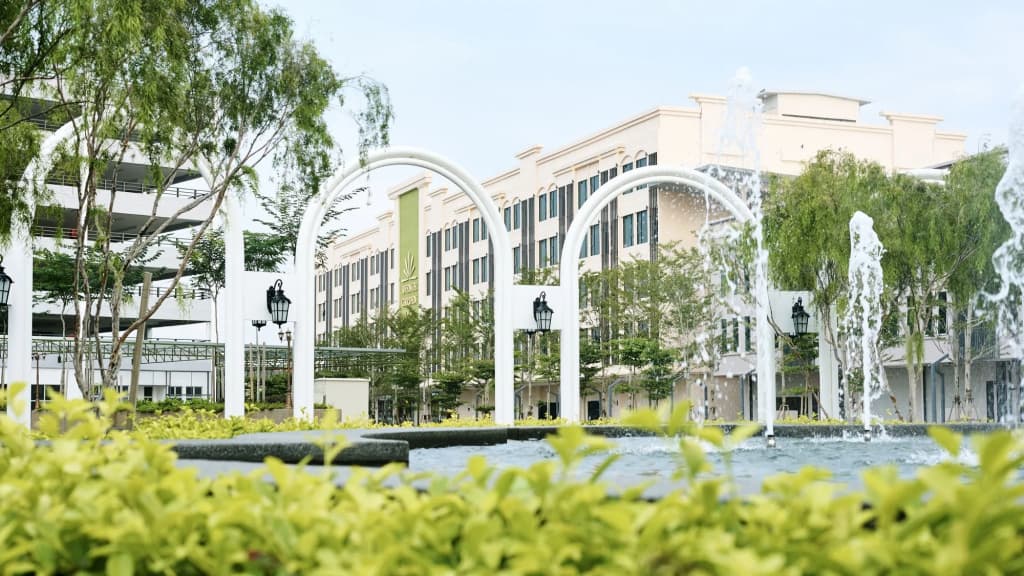Avenue Garden Hotel - photo 18