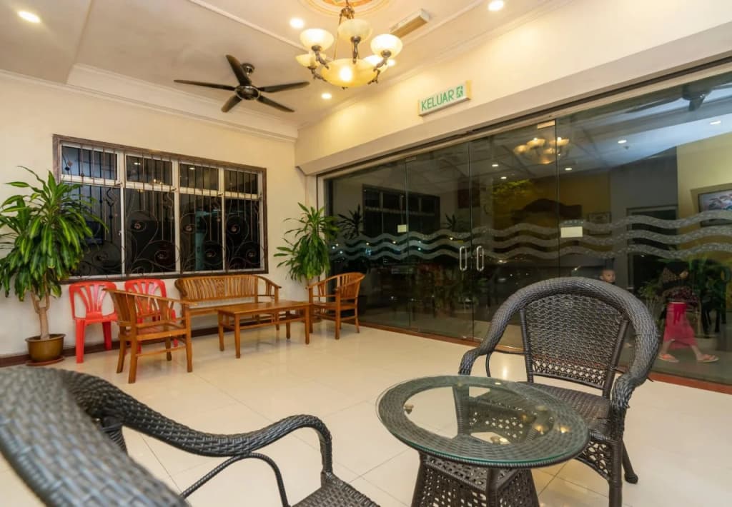 Fully Hotel Desa Tebrau - photo 11