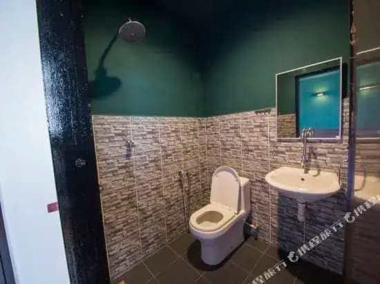 Room V Jalan Jenang - photo 9