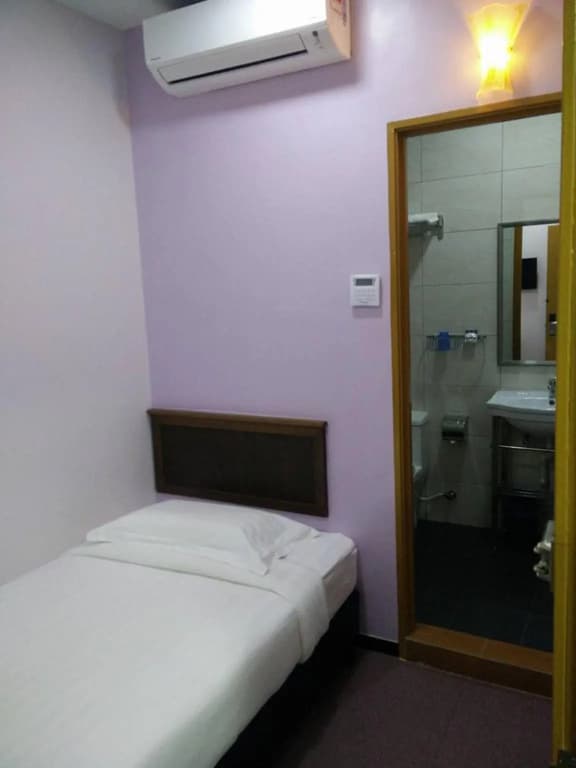 ID Hotel Yayasan - photo 9