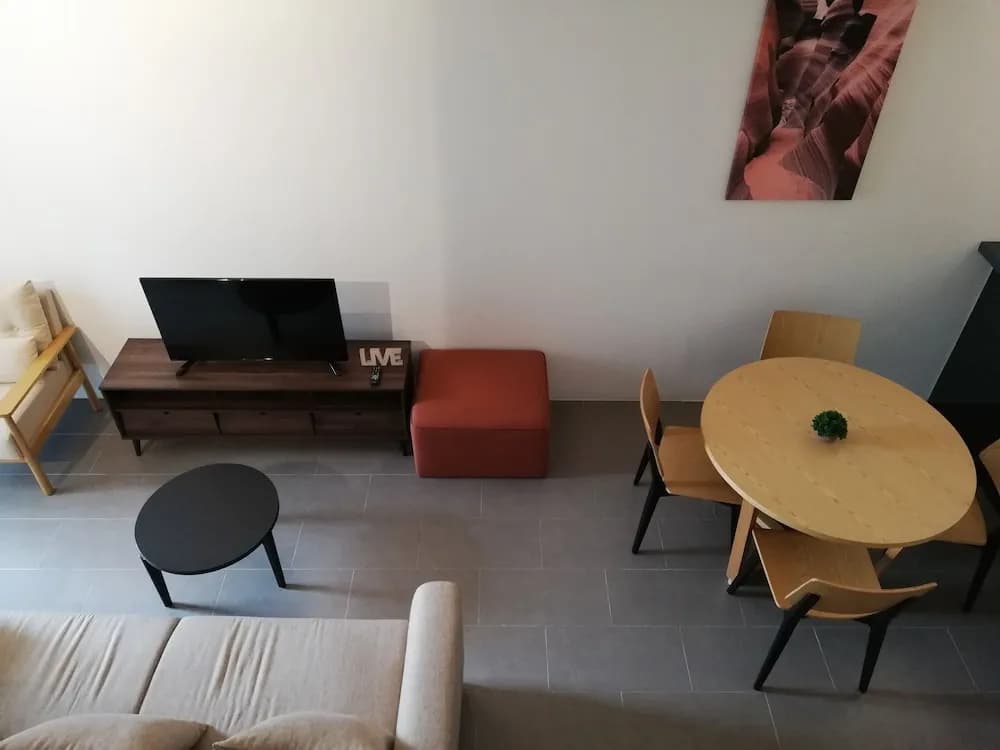 The Establishment Suite by De Space - photo 21