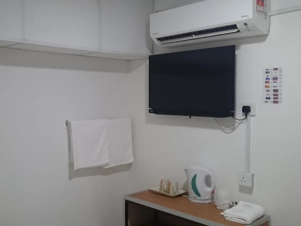 Collection O Near Taiping Mall Formerly Axis Hotel - photo 3