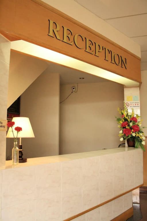 Victoria Hotel and Hostel - photo 2