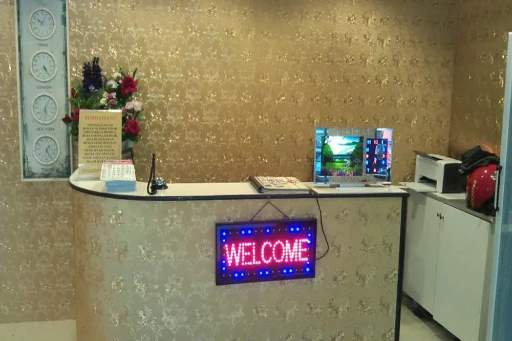Farin Hotel Jelutong - photo 2
