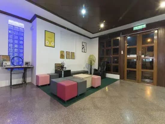 Y Hotel - photo 10