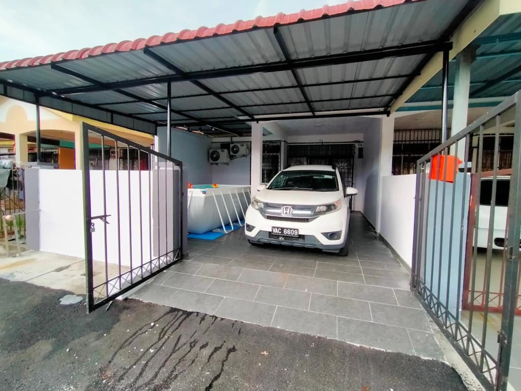 Kak Zai Homestay Port Dickson With Private Pool - photo 2