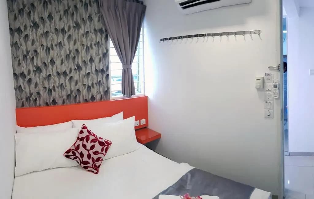 Teruntum 96 Guest House - photo 4