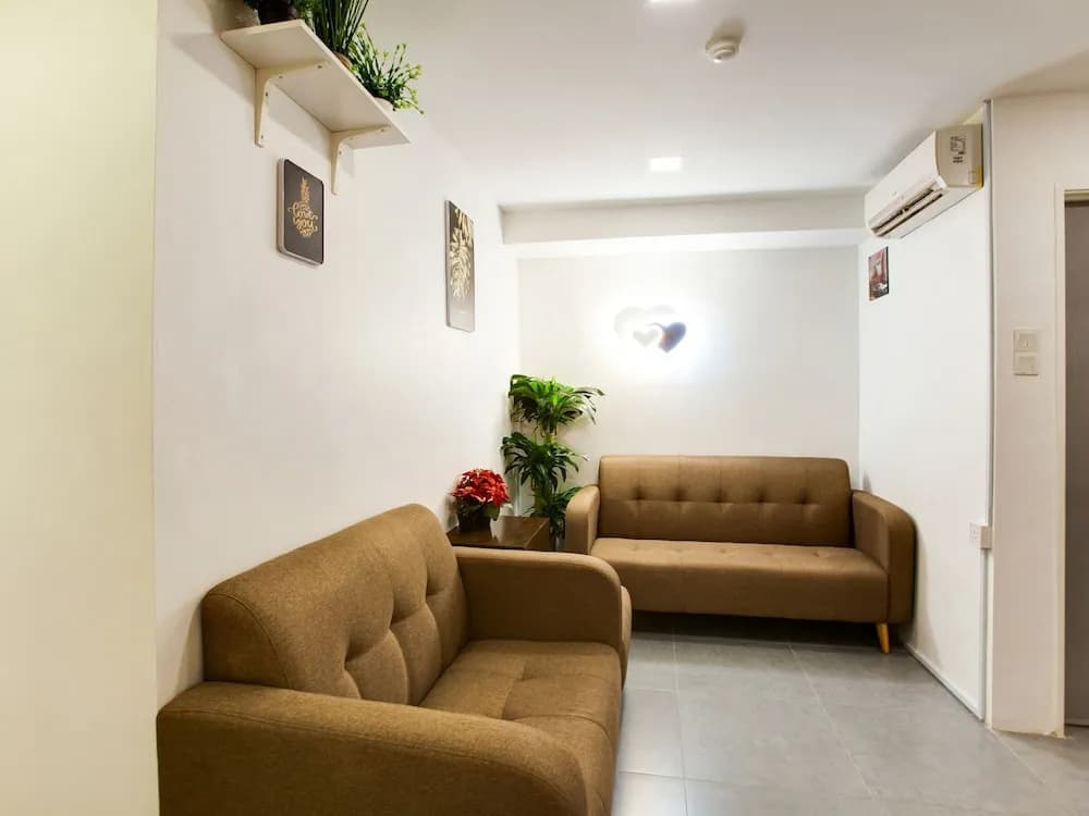 988 Hotel by OYO Rooms - photo 11