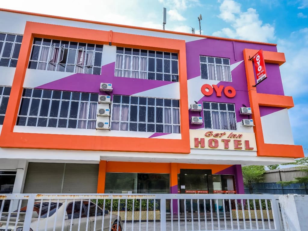 OYO 1043 Get Inn Hotel Sendayan - main photo