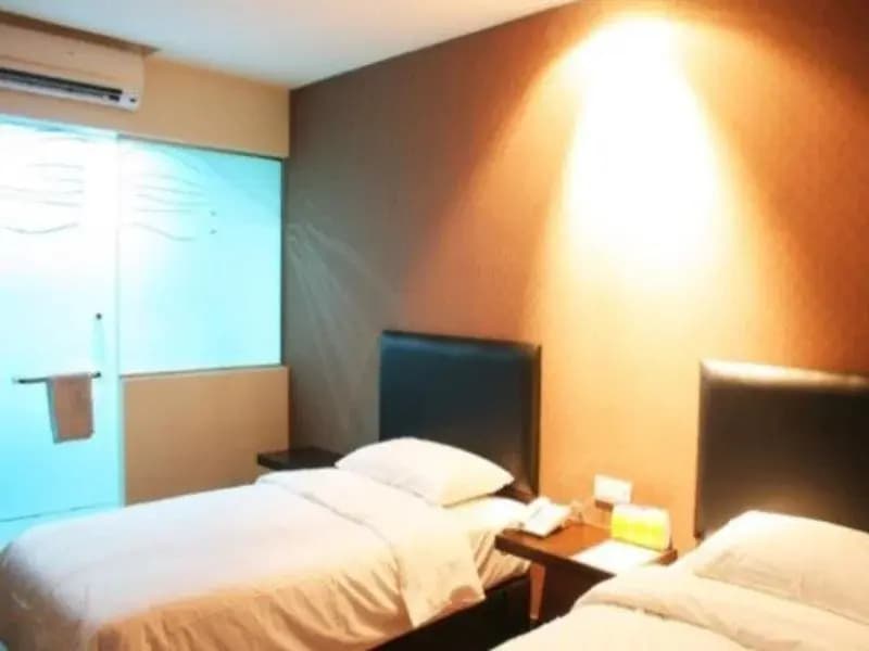 Hotel CIQ Taman Desa Tebrau - photo 2