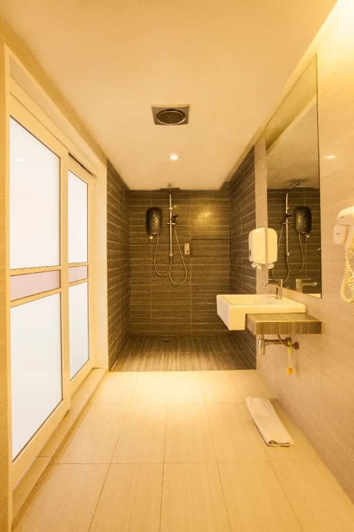 Orange Premier Hotel Taman Segar - photo 9