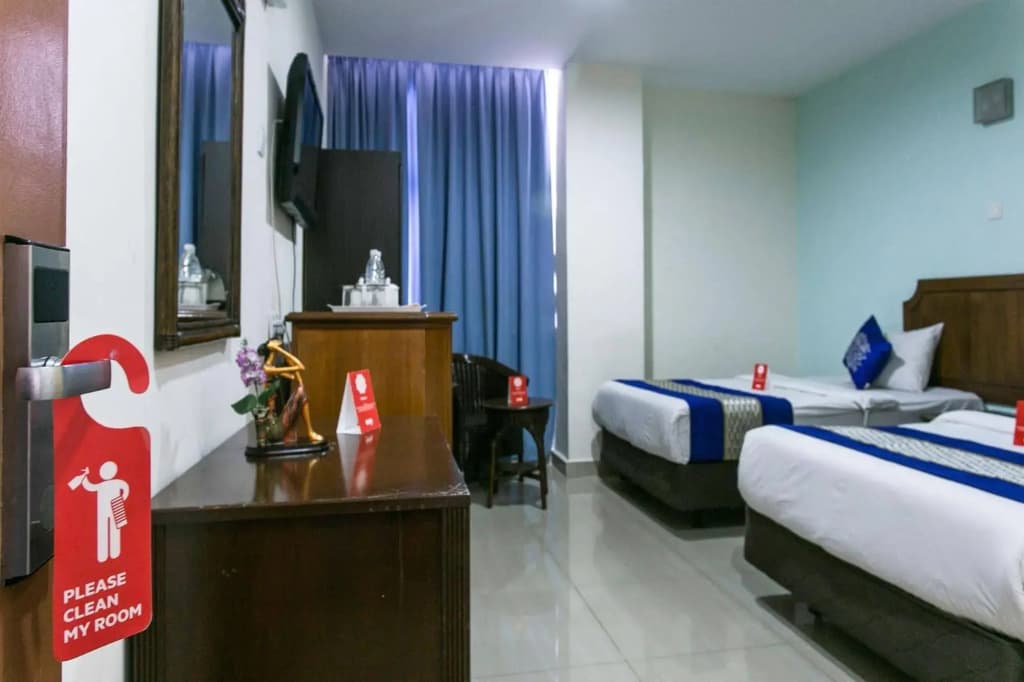 Dolphin Hotel, Chow Kit Kuala Lumpur - photo 33