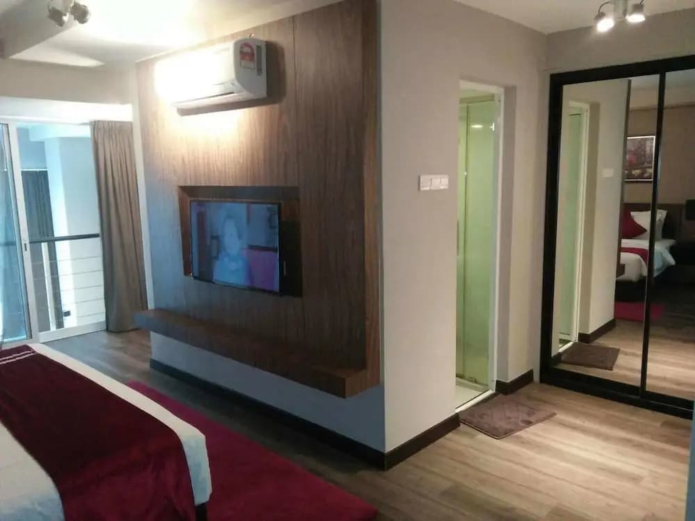 Urbano Luxury Homestay - photo 2