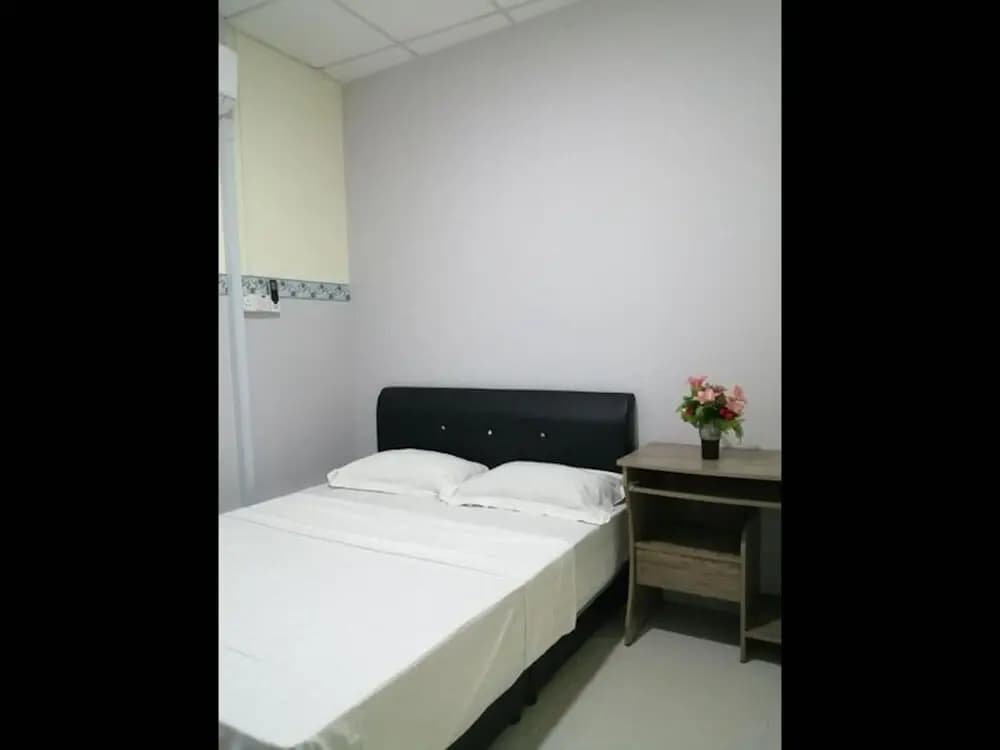 Standard Double Room With Ac in Kuching - photo 2