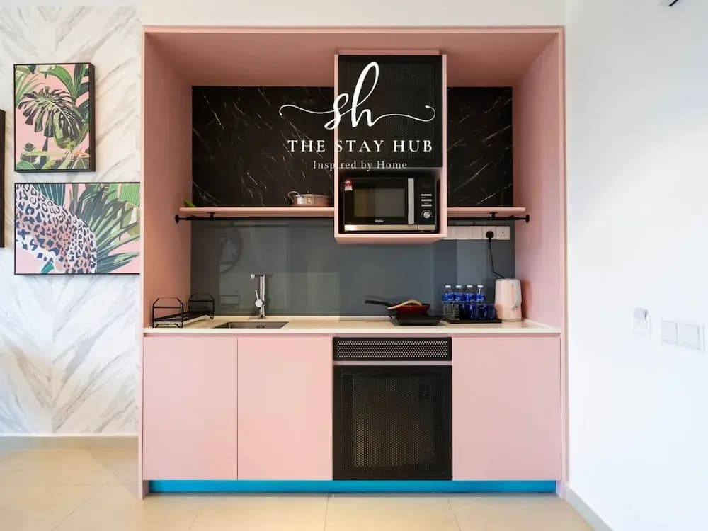 Paxtonz Luxe Suites by The Stay Hub - photo 15