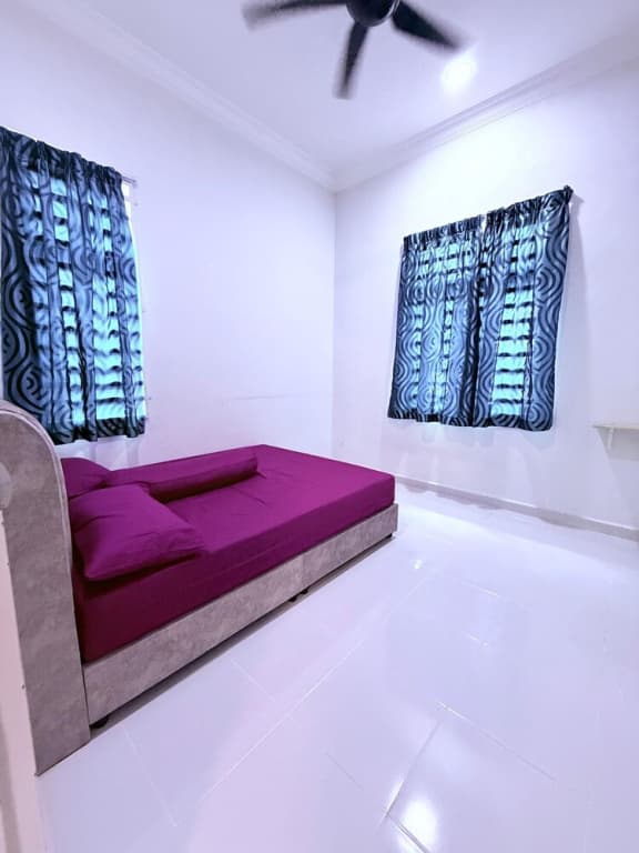 Homestay Selesa KKT Guesthouse - photo 12