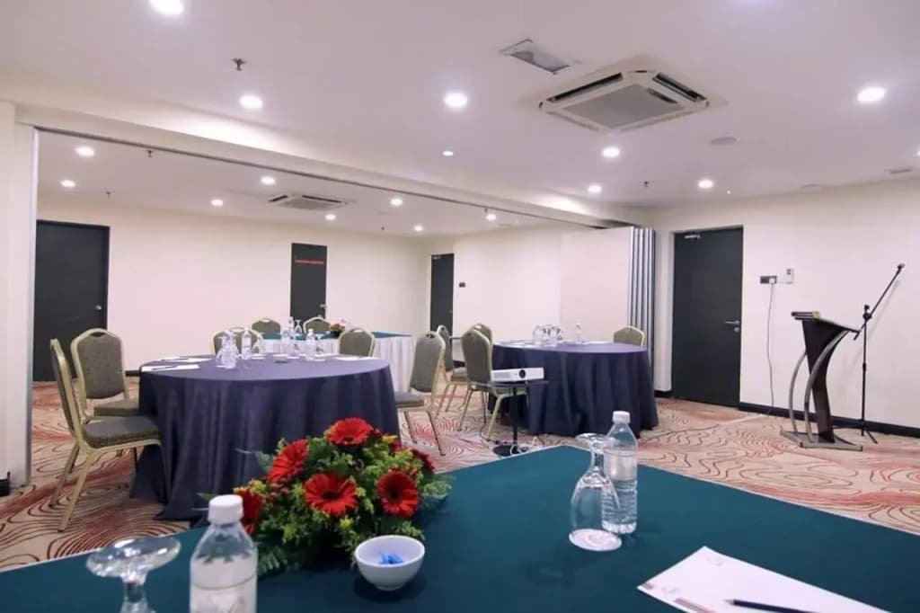 Pacific Express Hotel Central Market - photo 27