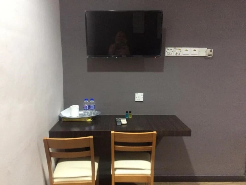 Batu Pahat Hotel - photo 2