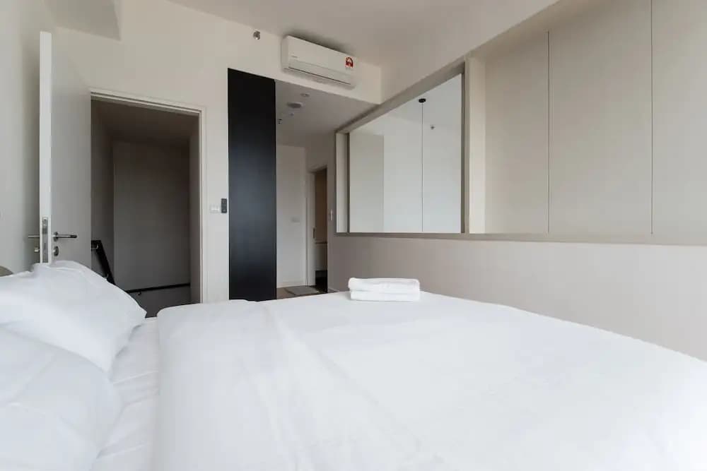 The Hub Service Apartment - photo 12