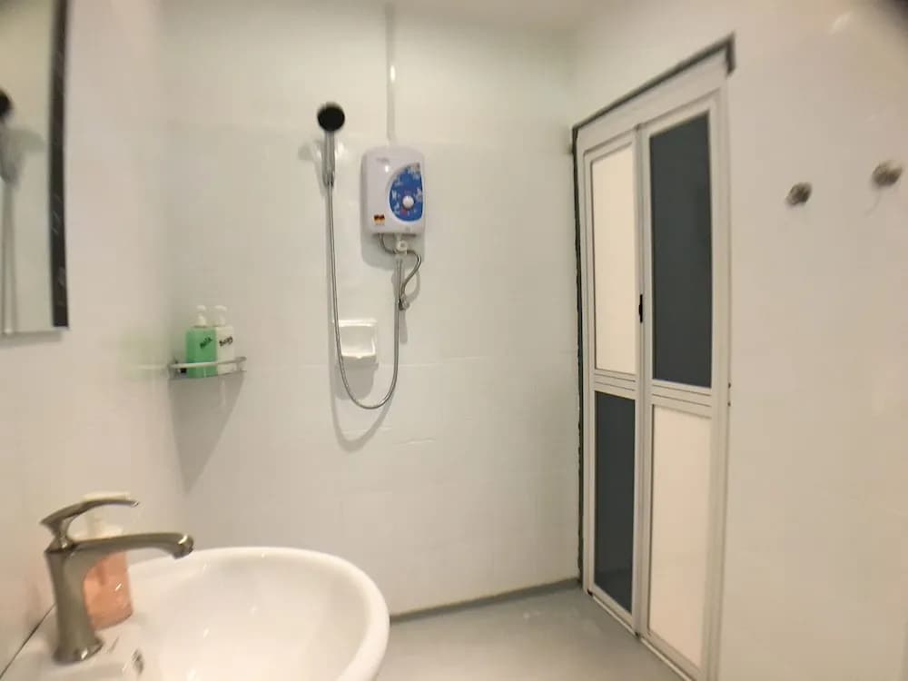 iBook4 Deluxe 2 Bedroom Gurney Suite by iBook Homestay - photo 9