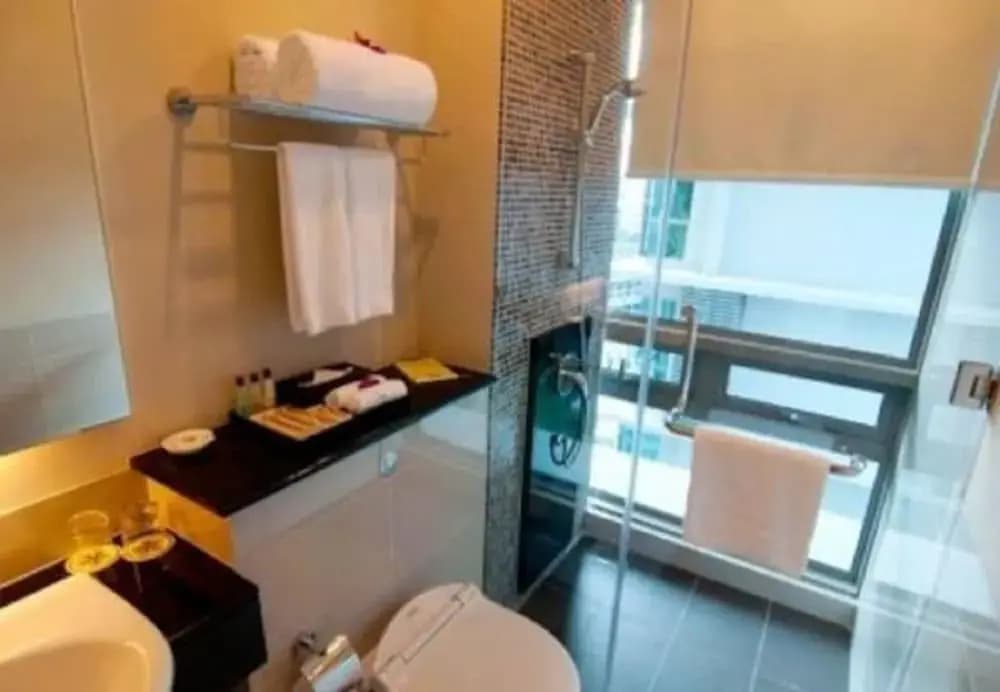 Pearl Suites Swiss Garden Residences - photo 11