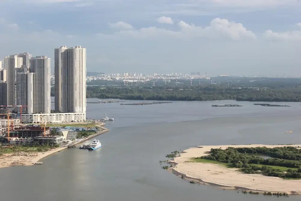 City Living with Panoramic Sea Views at Danga Bay - photo 18