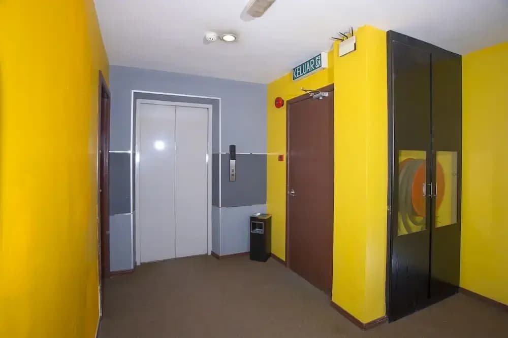OYO 44037 King Park Hotel - photo 16
