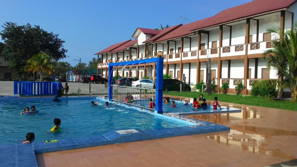 Home Beach Village Resort - photo 4