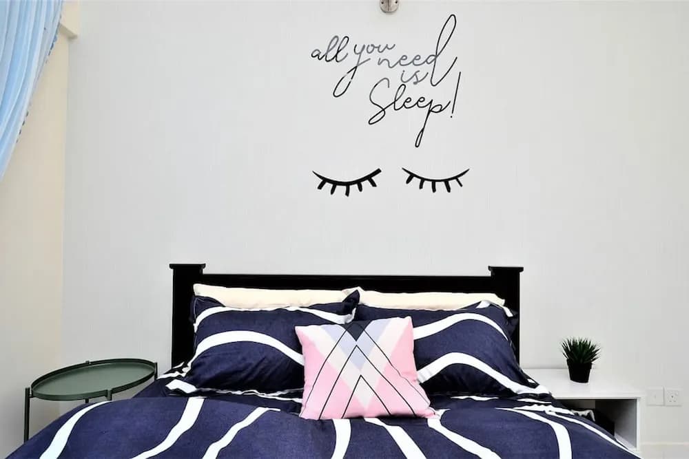 6-8 pax SetiaWalk 5min LRT Cozy Apartment Puchong - photo 3