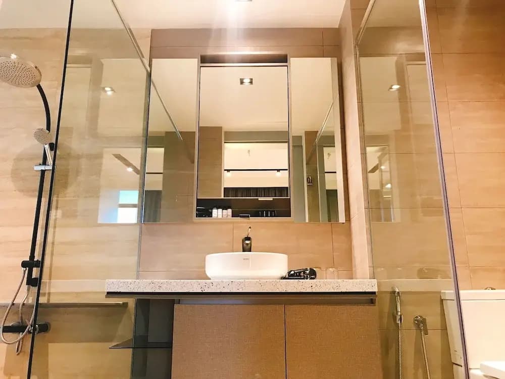 Expresssionz Professional Suites by 7kgTravellerHome - main photo