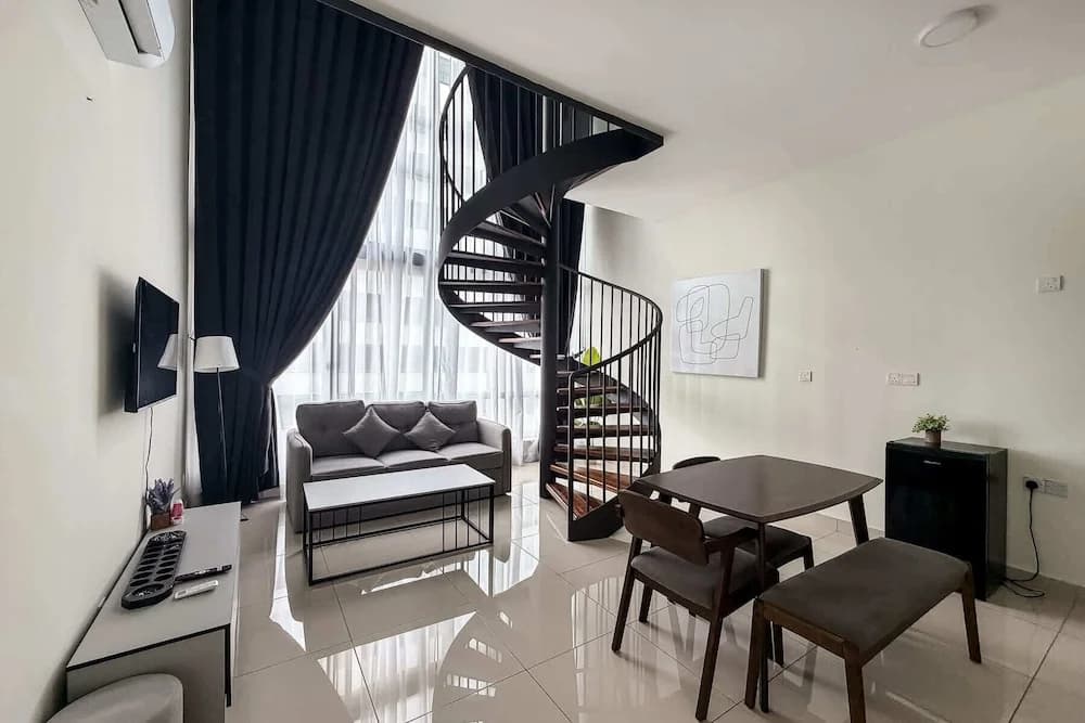 Modern Family Duplex for 6, Near Jonker St - photo 1