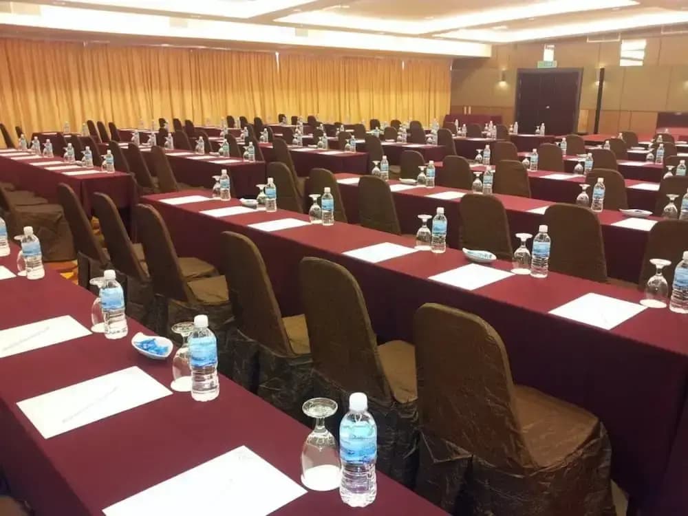 Imperial International Hotel - photo 2
