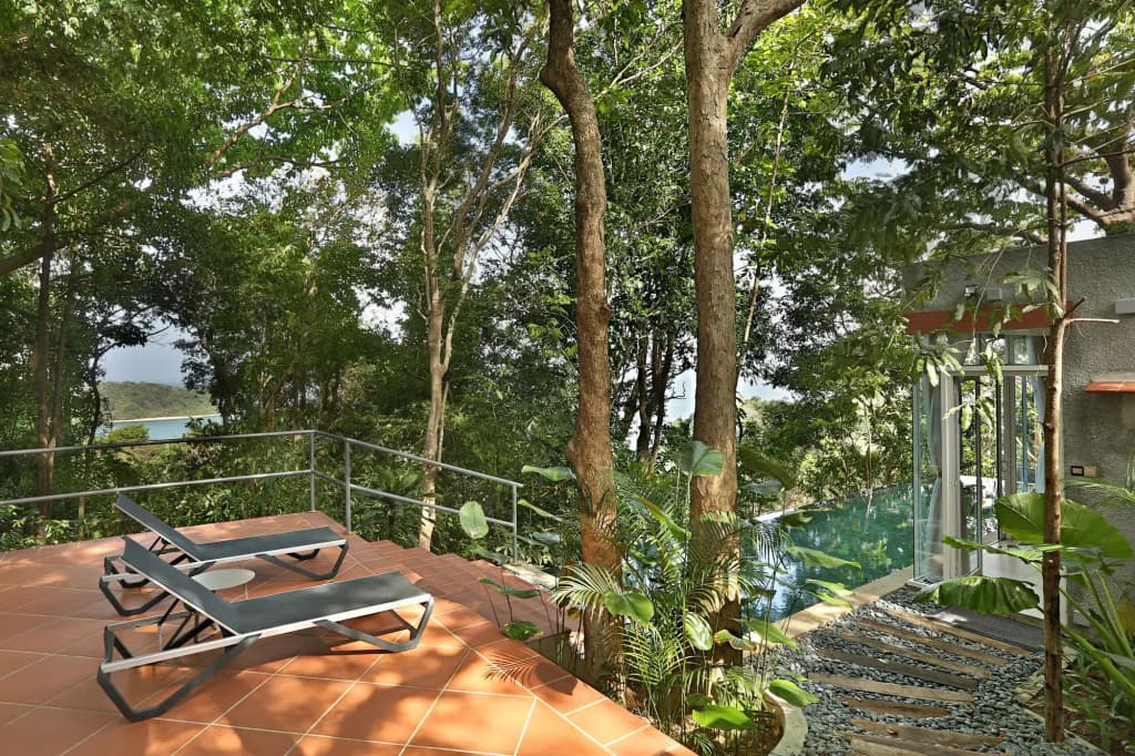 Ambong Pool Villas - photo 11