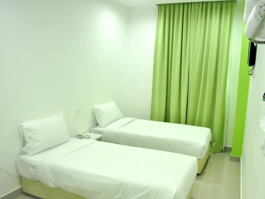 YY48 Hotel - photo 3